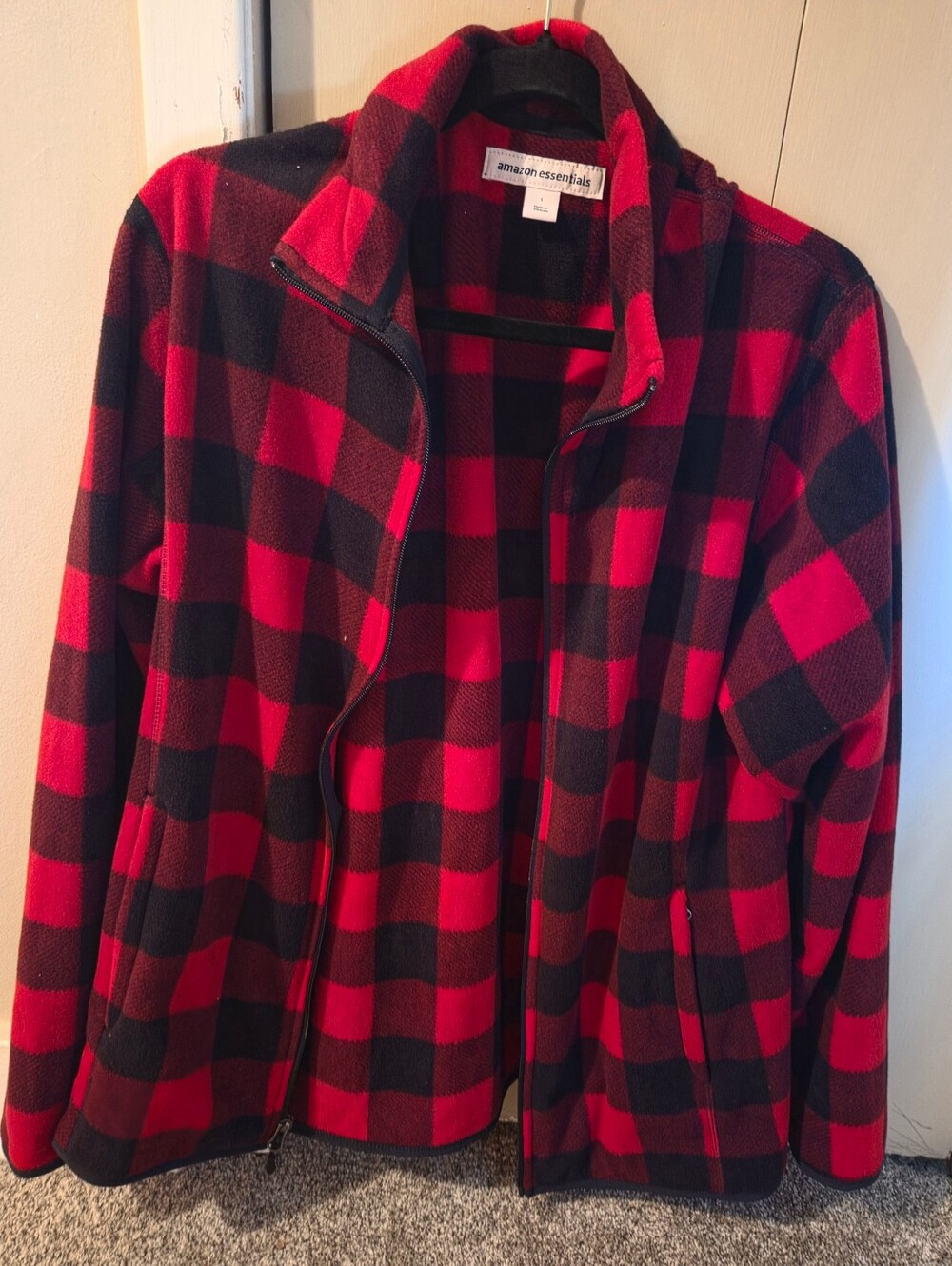 Amazon Essentials Red and Black Buffalo Plaid Fleece Zip Jacket Large